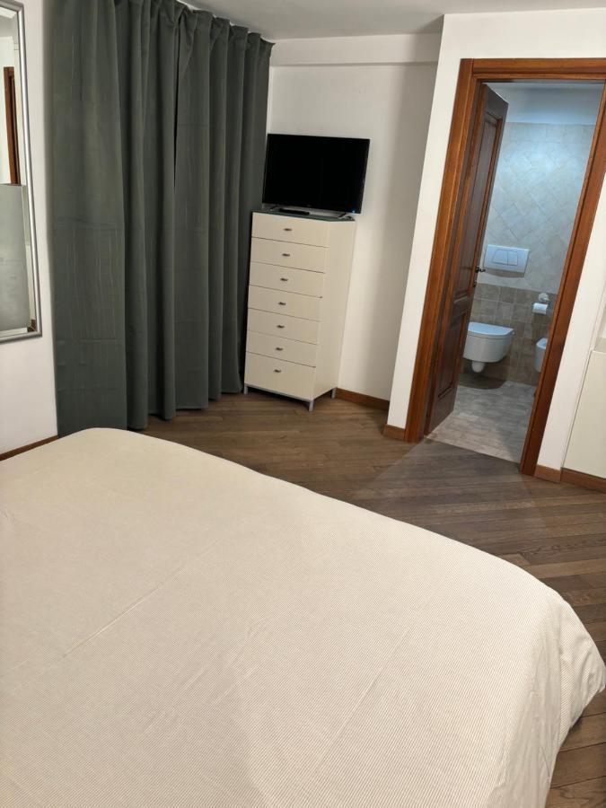Boutique Rooms Trastevere Рим Экстерьер фото